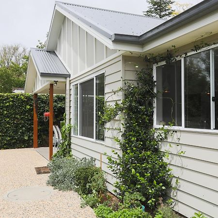 Armidale Cottage - House 2 ภายนอก รูปภาพ
